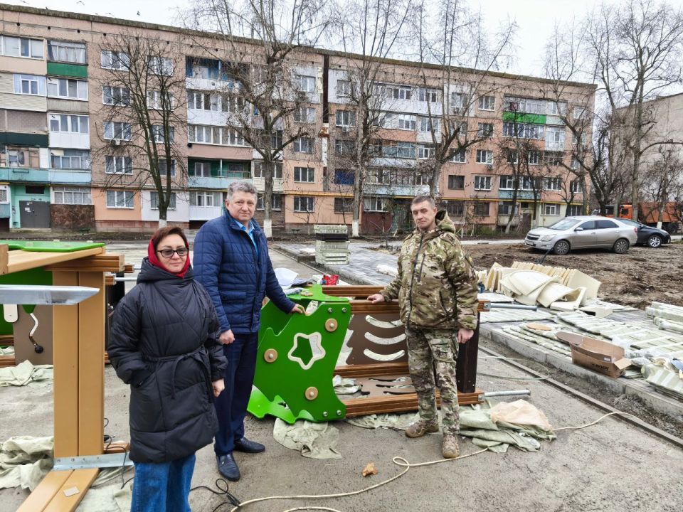 Сергей Цемкало: Депутатский контроль: детская и спортивная площадка на квартале Запорожченко приближается к завершению! Сергей Цемкало: Депутатский контроль: детская и спортивная площадка на квартале Запорожченко приближается к завершению!