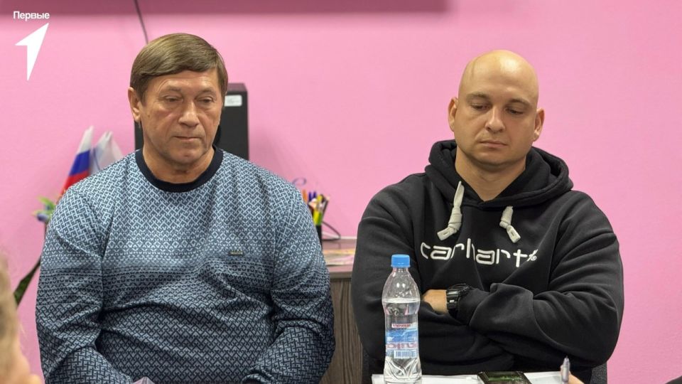 В Лутугино в «Нашем центре» прошла встреча в рамках акции «Неделя добрых дел» В Лутугино в «Нашем центре» прошла встреча в рамках акции «Неделя добрых дел»