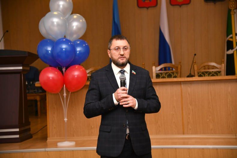 В Свердловске наградили активных волонтеров В Свердловске наградили активных волонтеров
