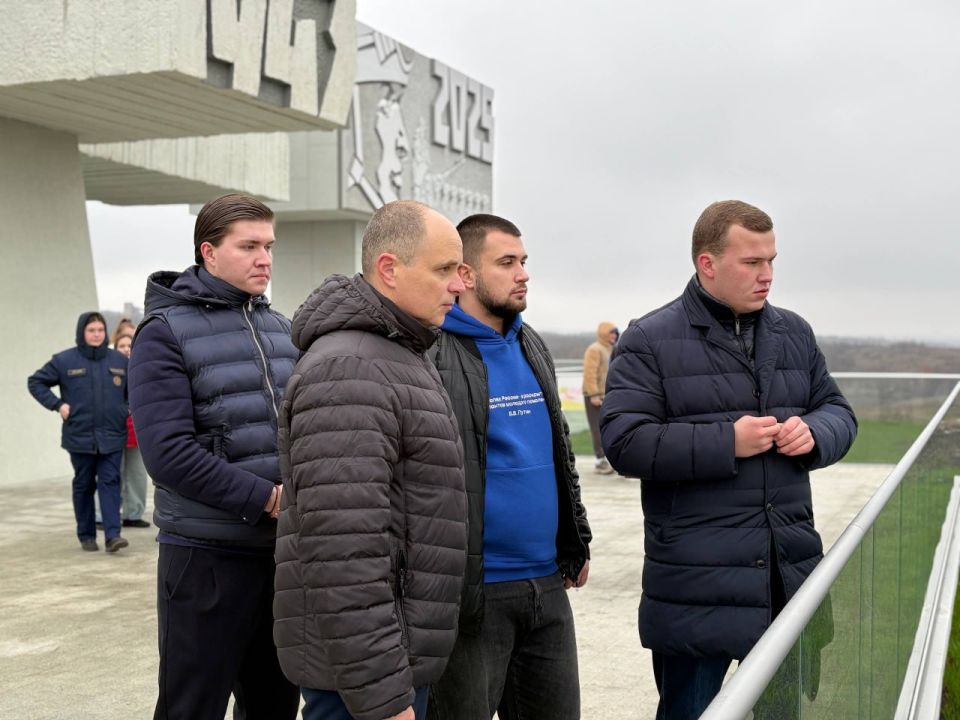 Сергей Соловьев: Сегодня Мемориальный комплекс боевой славы на реке Миус посетила делегация из городов Краснодар и Луганск