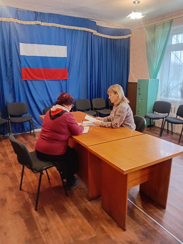 Депутат Елена Сычева провела выездной приём граждан в Валуйском отделе жизнеобеспечения Депутат Елена Сычева провела выездной приём граждан в Валуйском отделе жизнеобеспечения