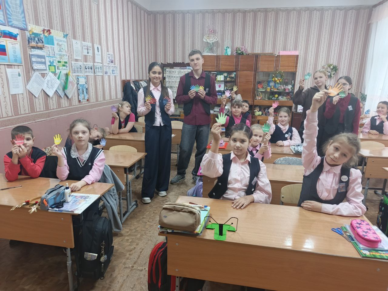 Урок Добра и «Луганского Характера» в Брянковской специализированной школе №1 Урок Добра и «Луганского Характера» в Брянковской специализированной школе №1