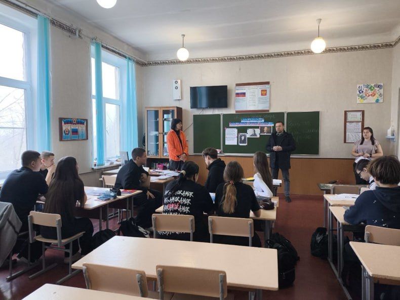 Школьники города Червонопартизанск ознакомились с правилами поведения при обнаружении беспилотников