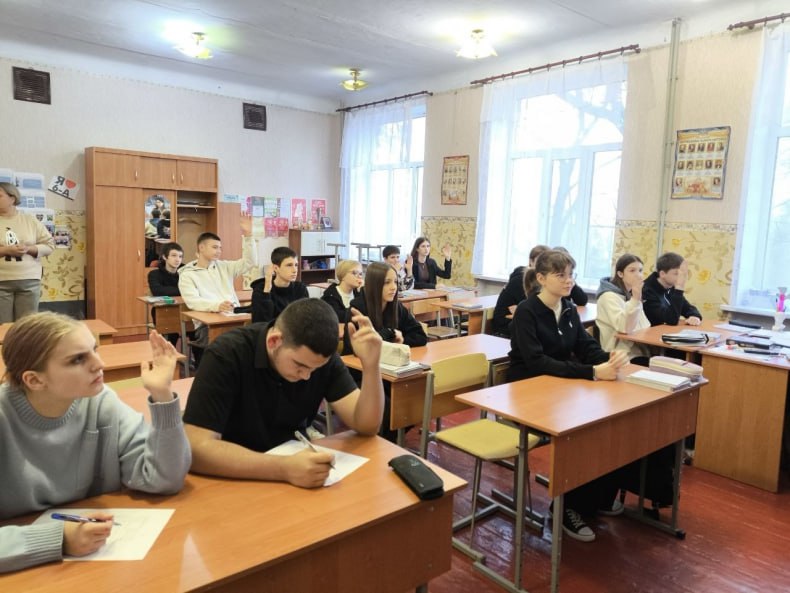 Школьники города Червонопартизанск ознакомились с правилами поведения при обнаружении беспилотников Школьники города Червонопартизанск ознакомились с правилами поведения при обнаружении беспилотников