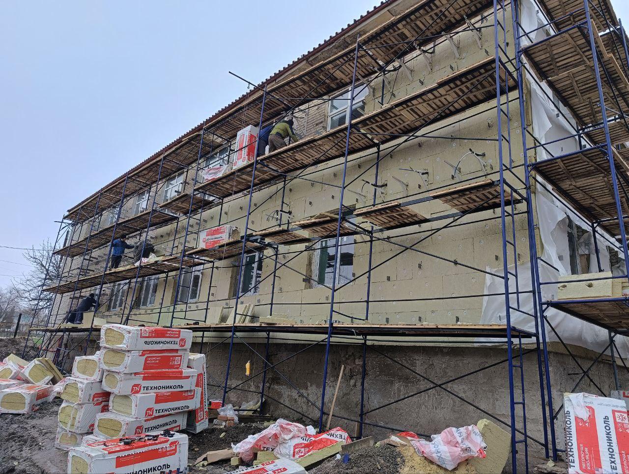 В здании Администрации Беловодского МО при участии региона-шефа начали подготовку площадки под пожарную лестницу В здании Администрации Беловодского МО при участии региона-шефа начали подготовку площадки под пожарную лестницу