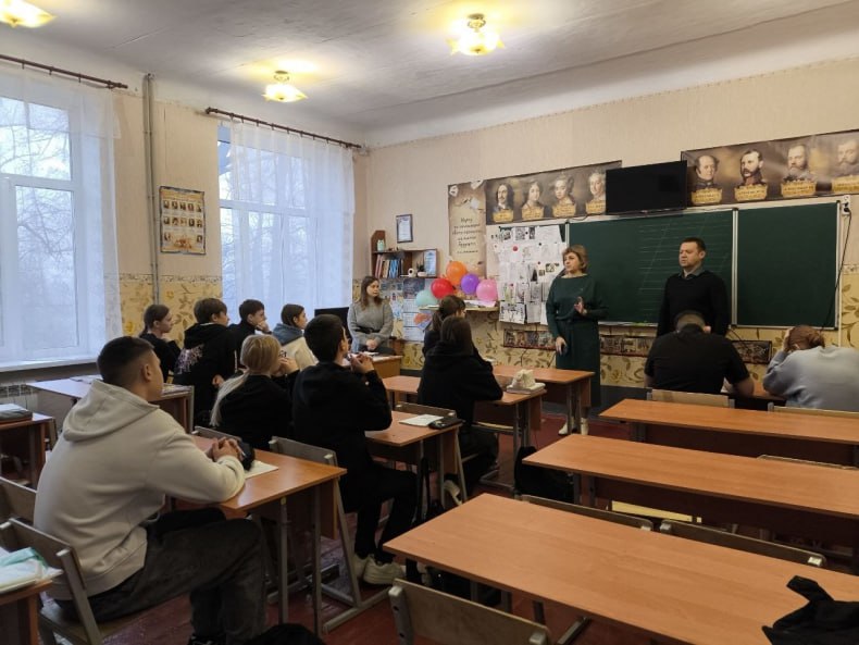 Школьники города Червонопартизанск ознакомились с правилами поведения при обнаружении беспилотников Школьники города Червонопартизанск ознакомились с правилами поведения при обнаружении беспилотников