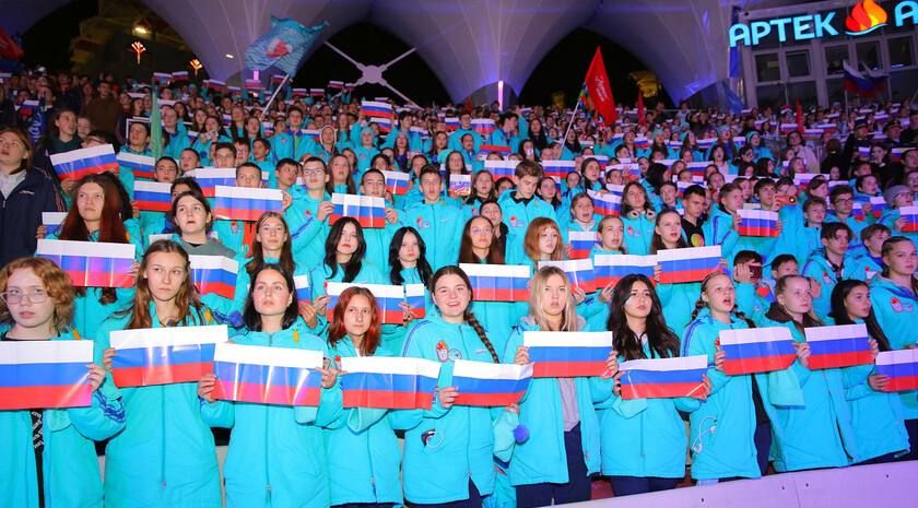 Дети ветеранов специальной военной операции стали участниками тематической смены в международном детском центре «Артек» на южном берегу Крыму