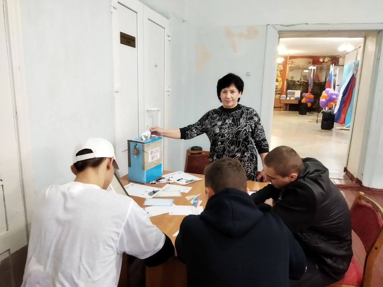 Андрей Рубанцов: Сегодня в Ровеньковском технико-экономическом колледже состоялось торжественное открытие «Добро.Центра», который станет площадкой для активного участия молодежи в благотворительных и социальных проектах Андрей Рубанцов: Сегодня в Ровеньковском технико-экономическом колледже состоялось торжественное открытие «Добро.Центра», который станет площадкой для активного участия молодежи в благотворительных и социальных проектах