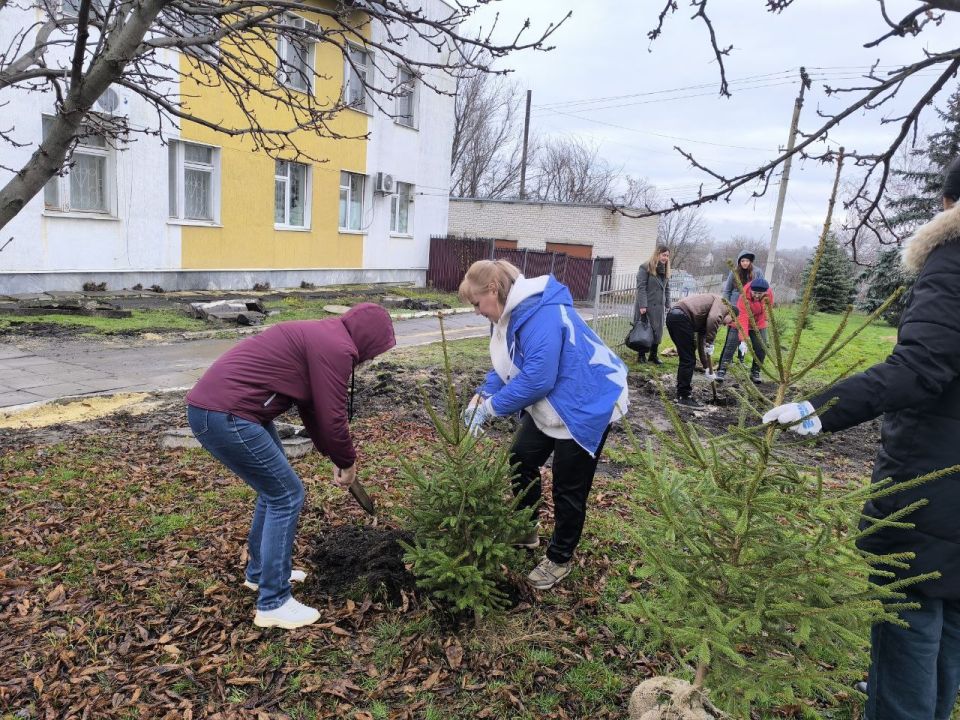 Сегодня отмечается День добровольца, символизирующий ценности гуманизма, гражданской ответственности и стремления к добру Сегодня отмечается День добровольца, символизирующий ценности гуманизма, гражданской ответственности и стремления к добру