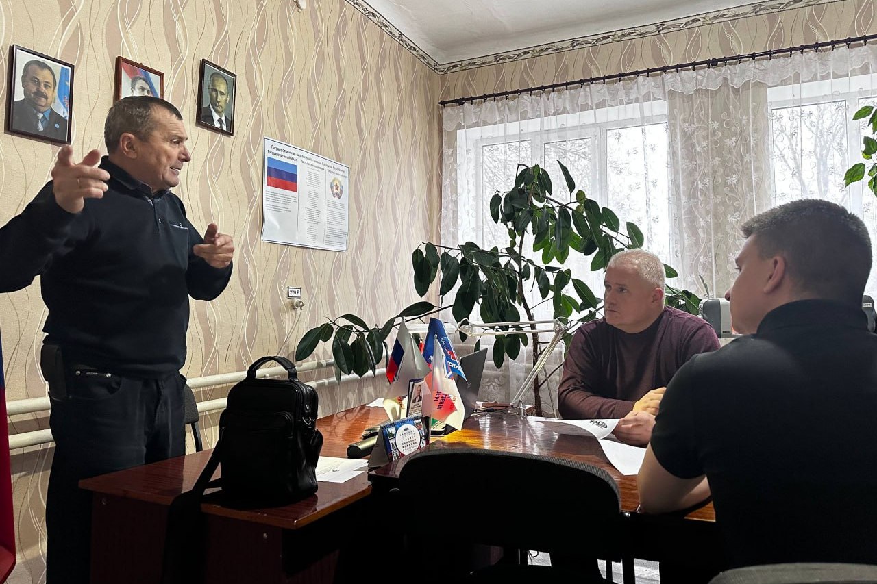 Работа депутатов с жителями республики Работа депутатов с жителями республики