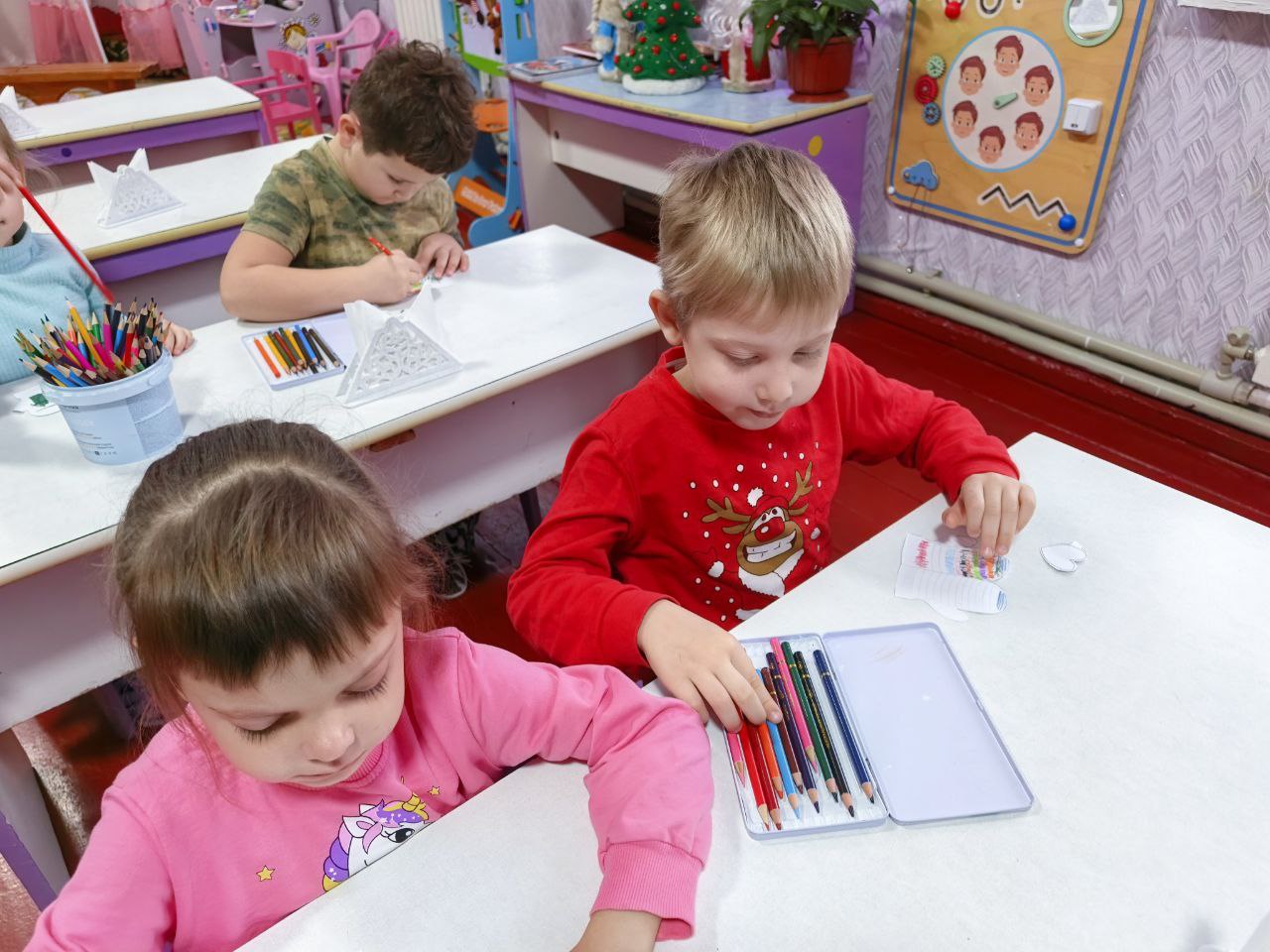 Для воспитанников детского сада «Ромашка» пгт Чернухино состоялся интерактивный час «Дорога добра», посвященный Дню волонтёра Для воспитанников детского сада «Ромашка» пгт Чернухино состоялся интерактивный час «Дорога добра», посвященный Дню волонтёра