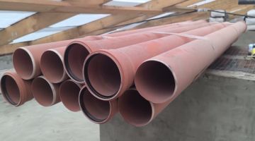 Шефом-регионом Тюменской областью продолжается капитальный ремонт кровли по адресу: г. Краснодон, квартал Шевченко, дом № 42