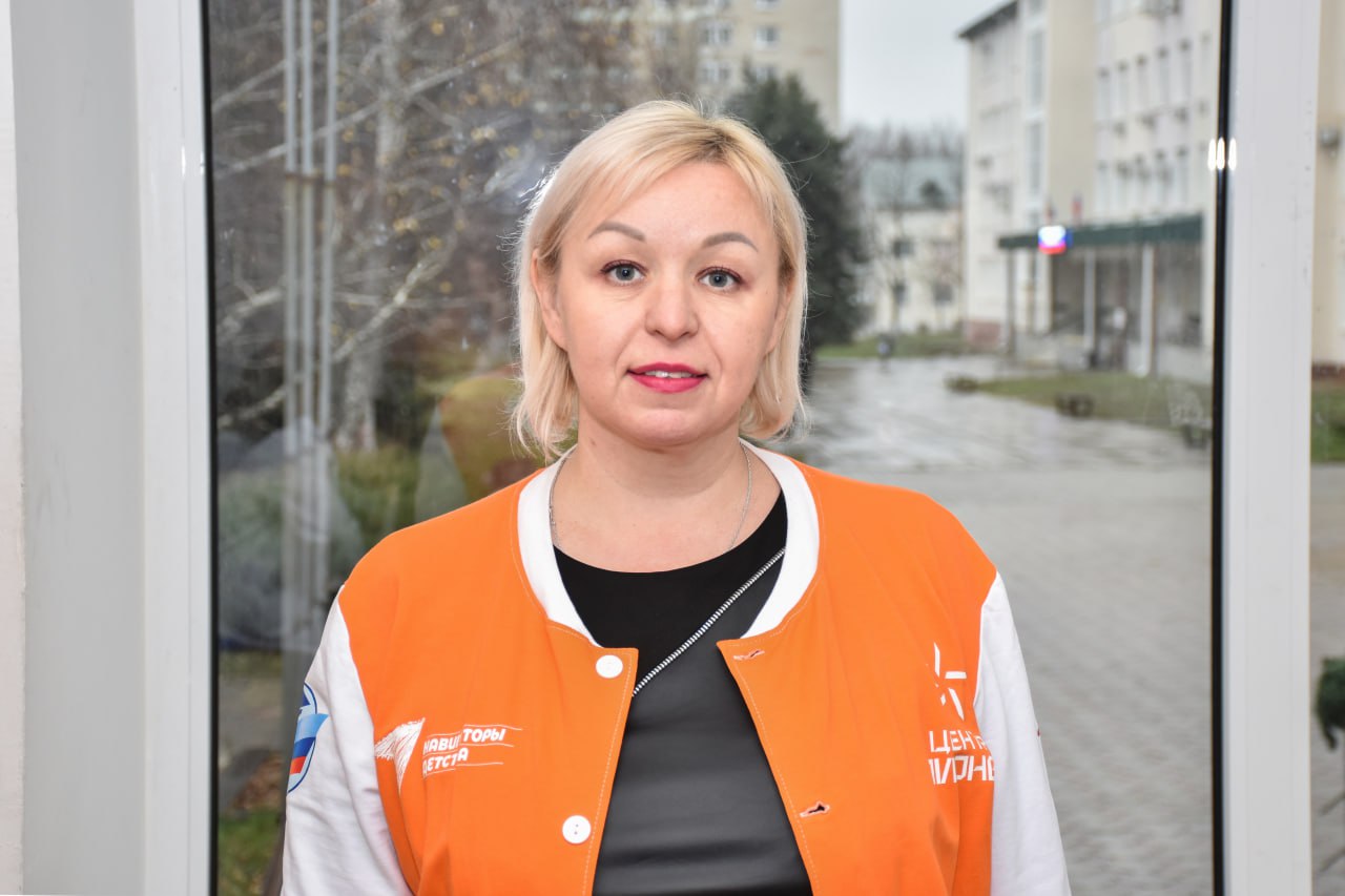 Глазами героев. О доблести и бесстрашии, о героях прошлого и настоящего с молодежью ЛНР говорили те, кто знает об этом не понаслышке Глазами героев. О доблести и бесстрашии, о героях прошлого и настоящего с молодежью ЛНР говорили те, кто знает об этом не понаслышке