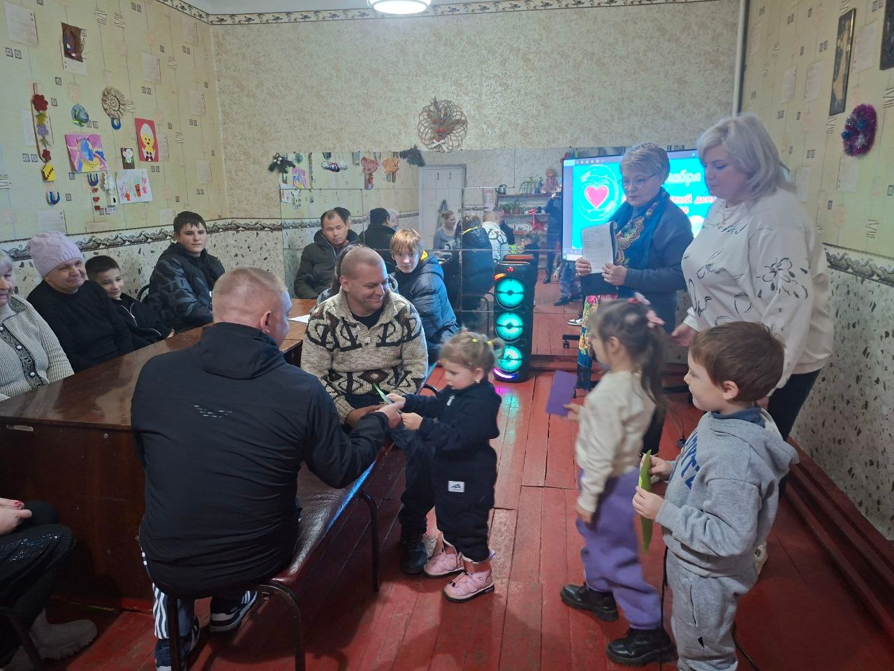 В рамках партийного проекта "Единая страна - доступная среда" партии "Единая Россия" 3 декабря в филиале «Клуб пгт Южная Ломоватка» к международному Дню инвалида было проведено мероприятие - «Сильные духом» В рамках партийного проекта "Единая страна - доступная среда" партии "Единая Россия" 3 декабря в филиале «Клуб пгт Южная Ломоватка» к международному Дню инвалида было проведено мероприятие - «Сильные духом»