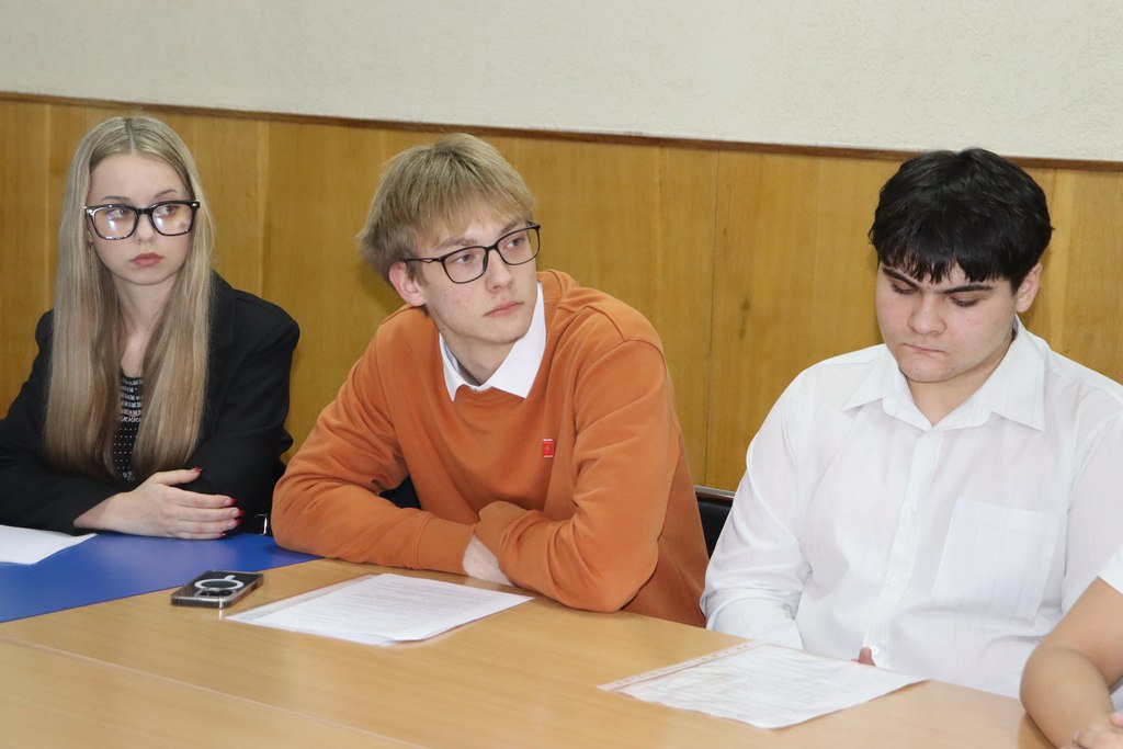 В Стаханове прошла защита проектов кандидатов в Молодёжный совет В Стаханове прошла защита проектов кандидатов в Молодёжный совет