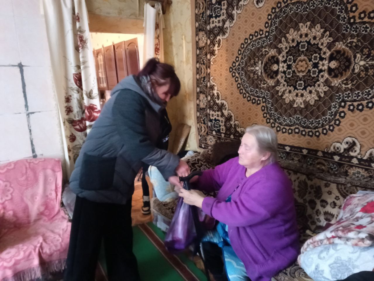 Сотрудники отдела жизнеобеспечения пгт