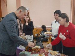 В Брянковском колледже ЛГПУ состоялась благотворительная ярмарка «Верь в добро», приуроченная к празднованию Дня волонтёра В Брянковском колледже ЛГПУ состоялась благотворительная ярмарка «Верь в добро», приуроченная к празднованию Дня волонтёра