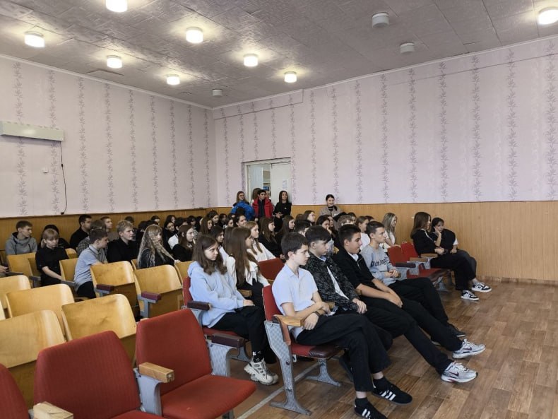 Школьники города Червонопартизанск ознакомились с правилами поведения при обнаружении беспилотников Школьники города Червонопартизанск ознакомились с правилами поведения при обнаружении беспилотников