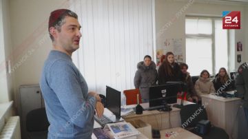 Студенты 2-го курса ЛГПУ, специальность «Журналистика» познакомились с работой редакции газеты «Республика»