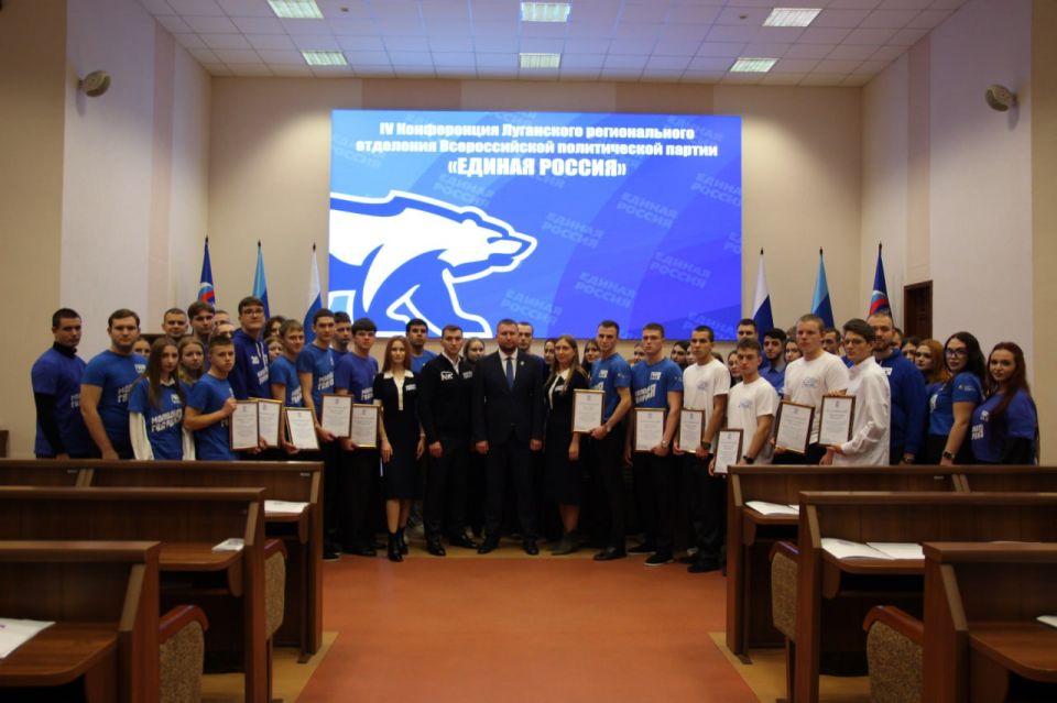 Их ежедневный подвиг – не в громких словах: Волонтёры ЛНР рассказали о своей работе и помощи жителям