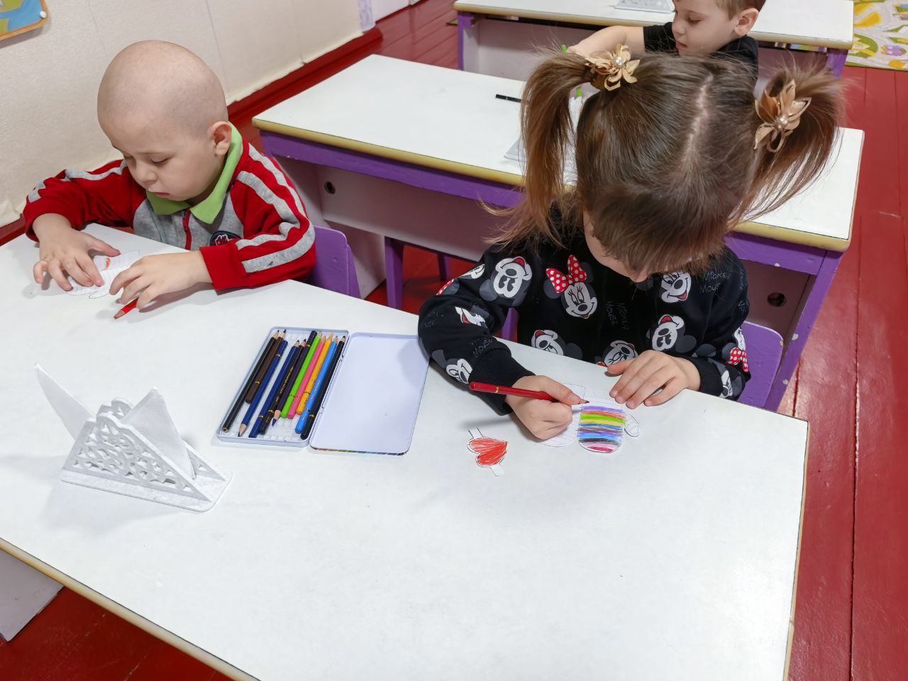 Для воспитанников детского сада «Ромашка» пгт Чернухино состоялся интерактивный час «Дорога добра», посвященный Дню волонтёра Для воспитанников детского сада «Ромашка» пгт Чернухино состоялся интерактивный час «Дорога добра», посвященный Дню волонтёра