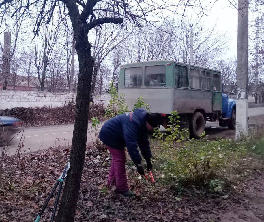 Коммунальные службы проводят работы на территории города Коммунальные службы проводят работы на территории города