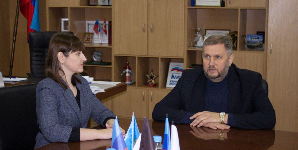 Анна Тодорова: С рабочим визитом посетила архив Лутугинского муниципального округа Анна Тодорова: С рабочим визитом посетила архив Лутугинского муниципального округа