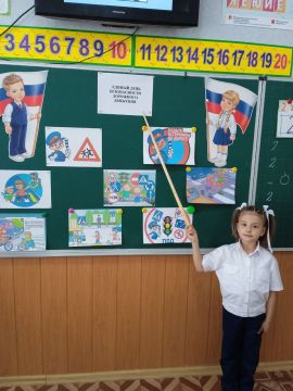 Акция «Стань заметней!». Отряд ЮИД Ясеновской школы №2 организовал акцию «Стань заметней!», напомнив школьникам о важности соблюдения правил дорожного движения и заботы о своей безопасности