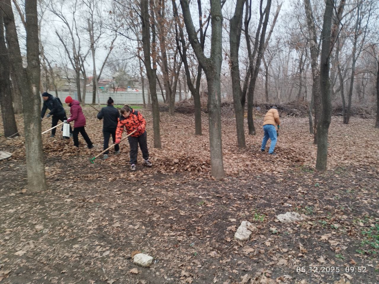 В Луганске прошли два масштабных мероприятия по благоустройству В Луганске прошли два масштабных мероприятия по благоустройству