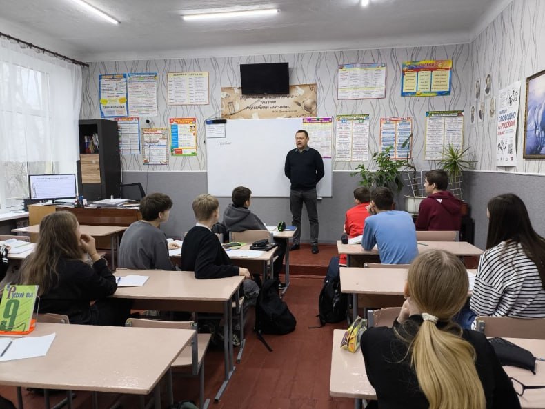 Школьники города Червонопартизанск ознакомились с правилами поведения при обнаружении беспилотников Школьники города Червонопартизанск ознакомились с правилами поведения при обнаружении беспилотников