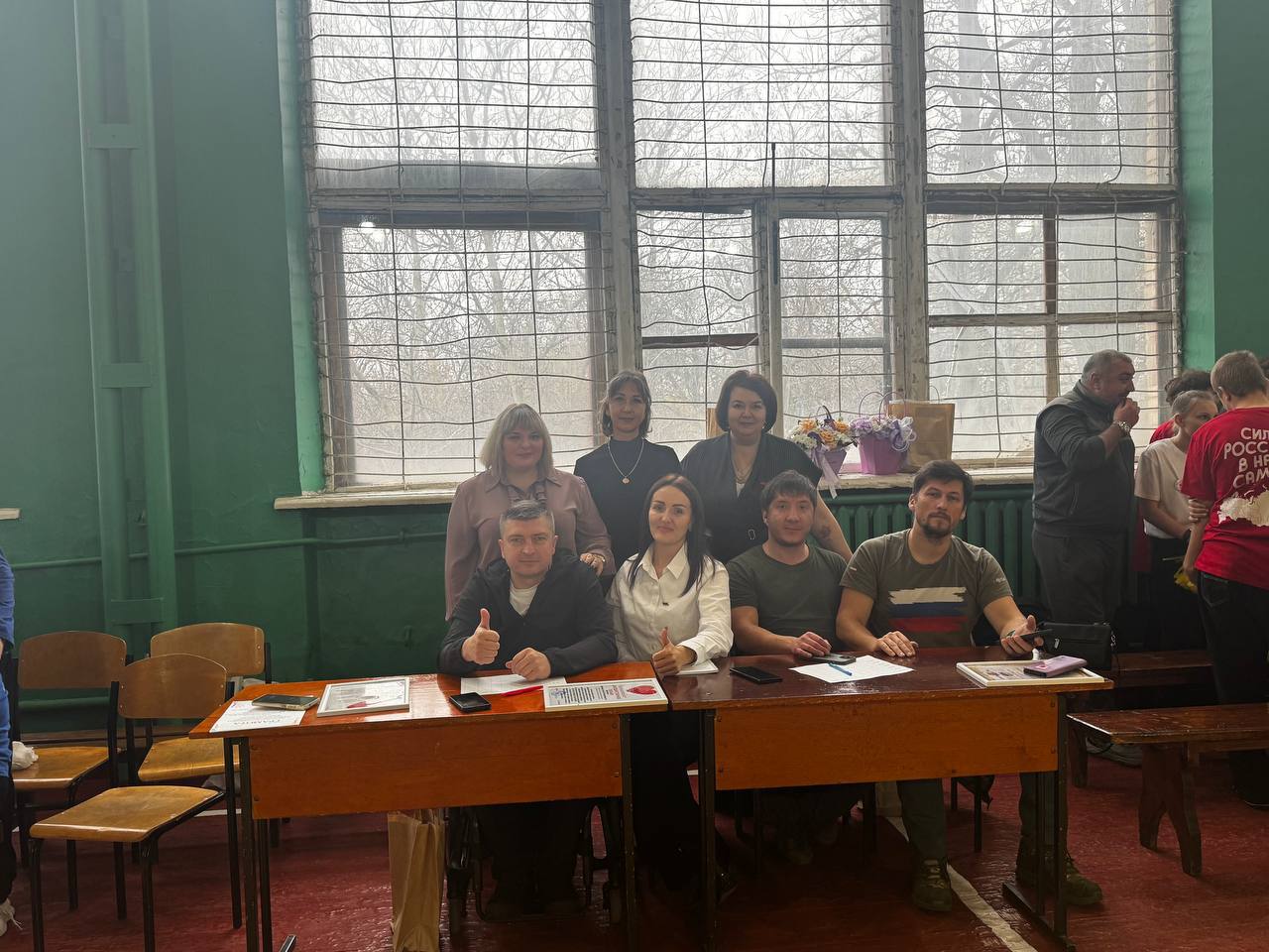 ДЕНЬ ВОЛОНТЁРА В КРАСНОМ ЛУЧЕ ДЕНЬ ВОЛОНТЁРА В КРАСНОМ ЛУЧЕ