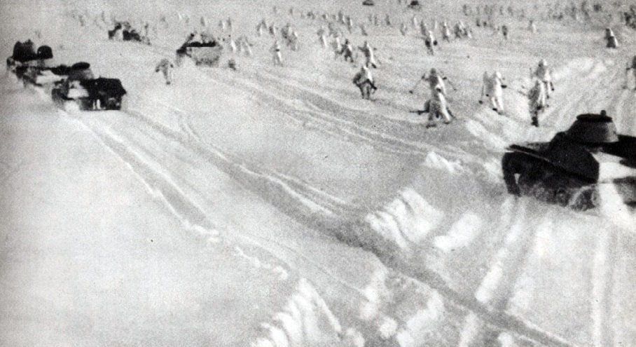 6 декабря. 1941. Наши войска под Москвой перешли в наступление по всему фронту: 900 км – от Калинина до Ельца!