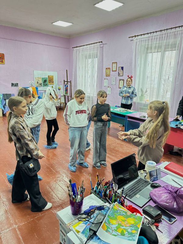 Краски, улыбки и первые клятвы Краски, улыбки и первые клятвы