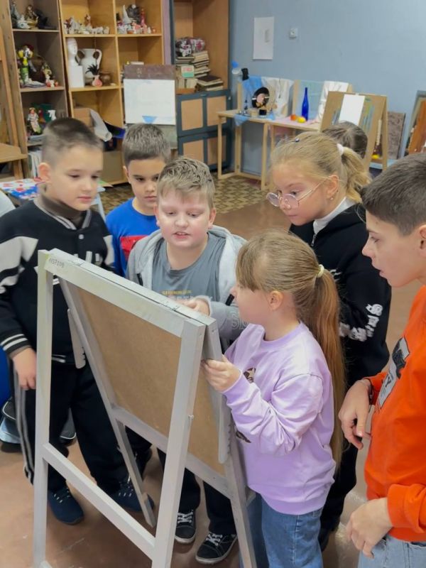 Краски, улыбки и первые клятвы Краски, улыбки и первые клятвы