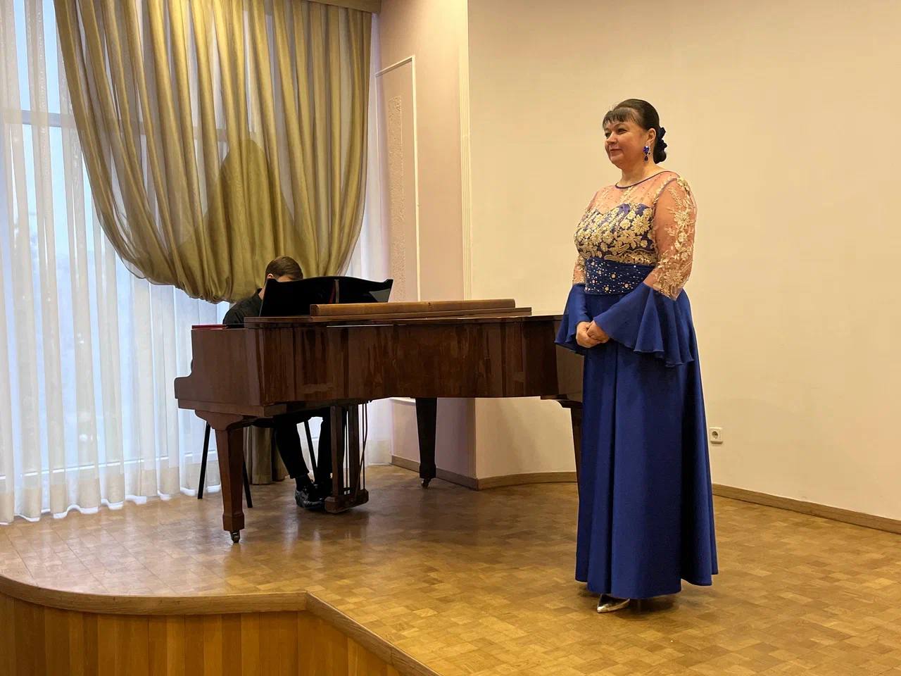 В преддверии Дня Героев Отечества артисты Луганской академической филармонии представили программу «Судьба и Родина едины» В преддверии Дня Героев Отечества артисты Луганской академической филармонии представили программу «Судьба и Родина едины»