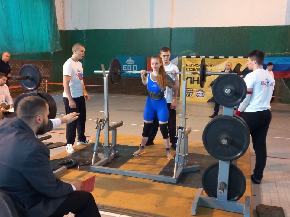 Сегодня в спортивном комплексе Юбилейный стартовал Республиканский турнир по пауэрлифтингу "Кубок Донбасса" (спортивная дисциплина "троеборье классическое") Сегодня в спортивном комплексе Юбилейный стартовал Республиканский турнир по пауэрлифтингу "Кубок Донбасса" (спортивная дисциплина "троеборье классическое")