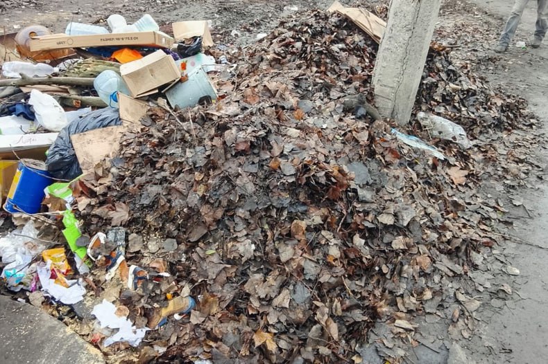 Уборка несанкционированных свалок в Червонопартизанске продолжается Уборка несанкционированных свалок в Червонопартизанске продолжается