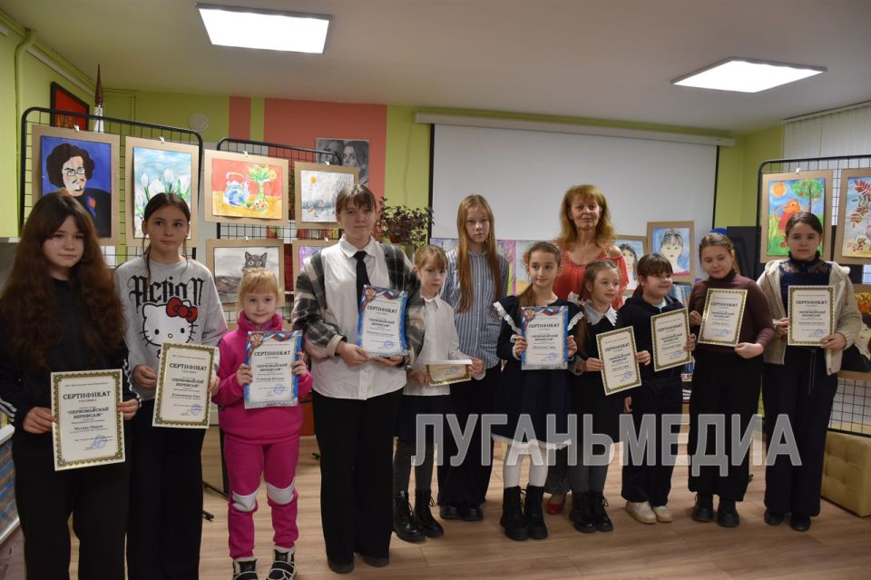 В Первомайске открылась первая городская выставка, посвященная Международному дню художника В Первомайске открылась первая городская выставка, посвященная Международному дню художника