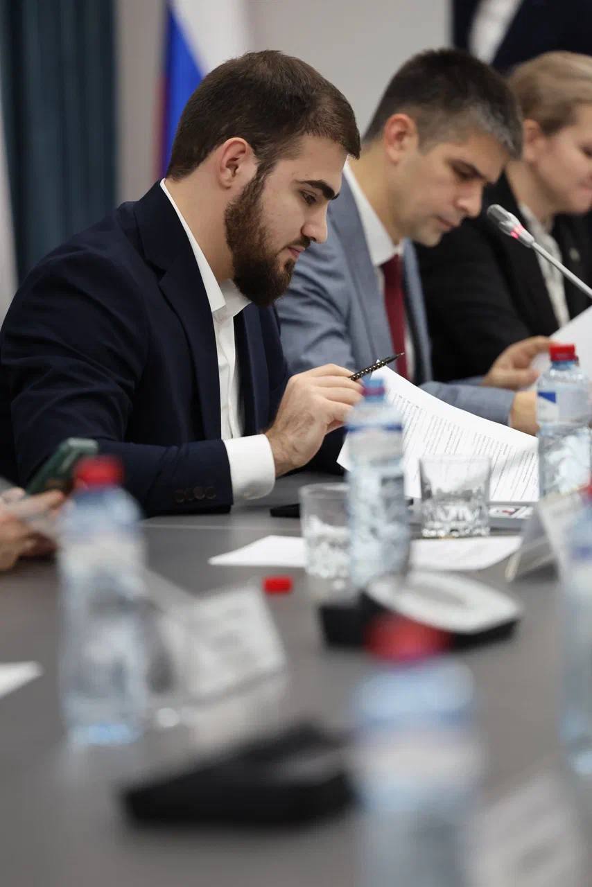 Министр спорта ЛНР Олег Шеренешев выступил с докладом о развитии студенческого спорта в воссоединенных регионах России на конференции в Грозном Министр спорта ЛНР Олег Шеренешев выступил с докладом о развитии студенческого спорта в воссоединенных регионах России на конференции в Грозном