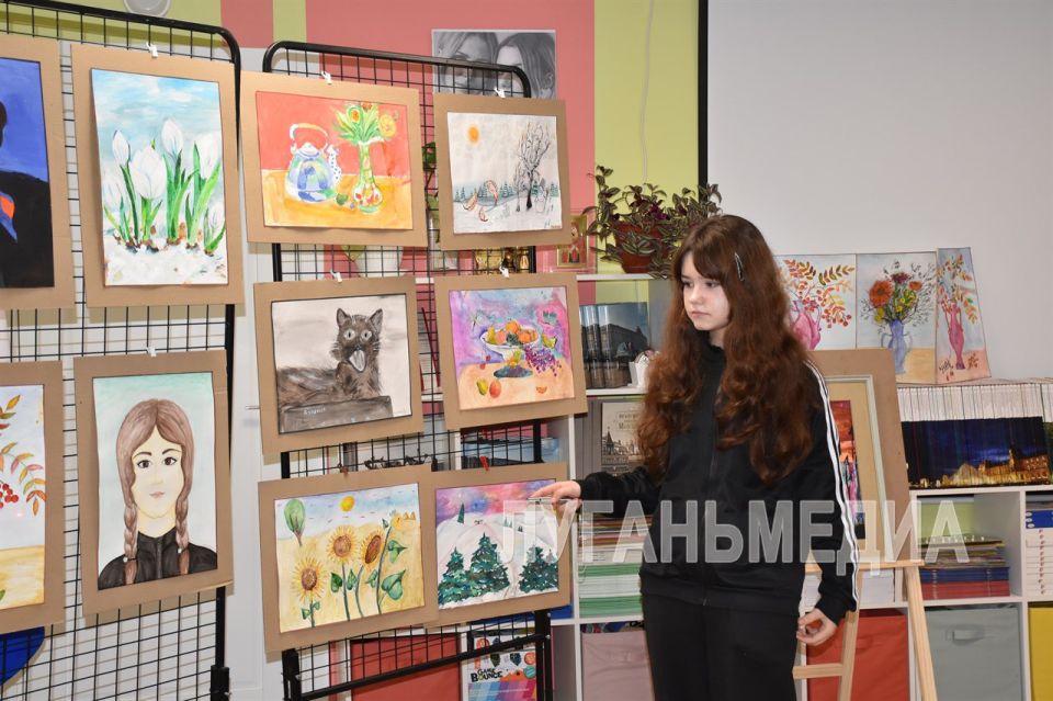 В Первомайске открылась первая городская выставка, посвященная Международному дню художника В Первомайске открылась первая городская выставка, посвященная Международному дню художника