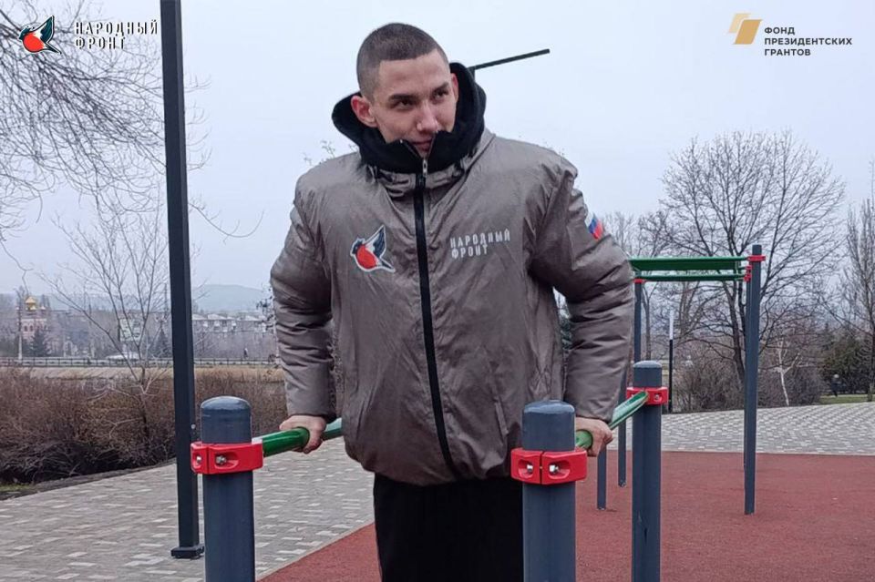 Алчевская Молодёжка НФ, несмотря на погоду, регулярно выбирается на спортивную площадку