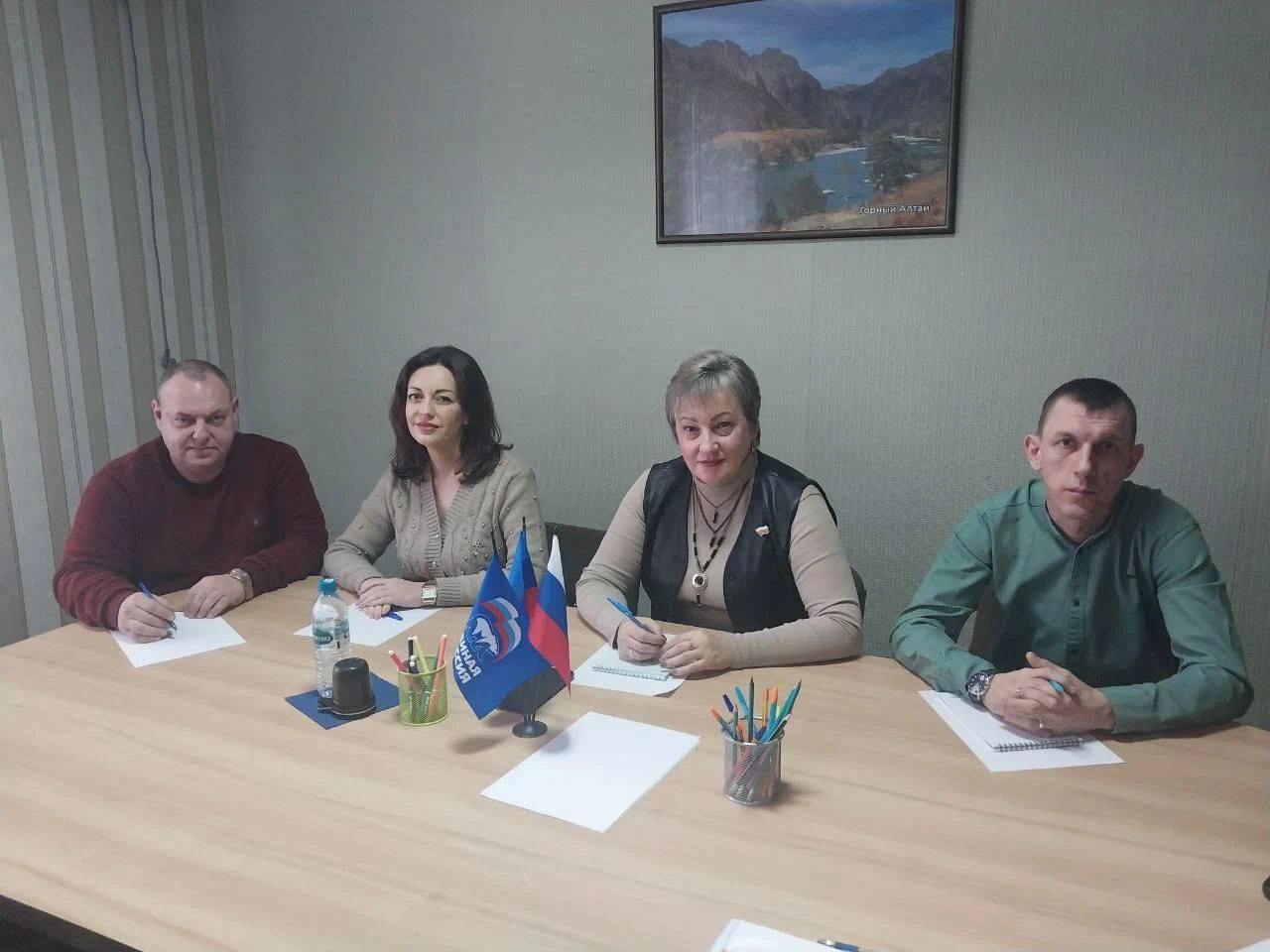 В рамках Декады приемов граждан по вопросам образования на вопросы жителей ответили депутаты Совета Славяносербского муниципального округа Евгений Давыдов, Наталья Мельник, Тамара Горбачева и заместитель начальника отдела... В рамках Декады приемов граждан по вопросам образования на вопросы жителей ответили депутаты Совета Славяносербского муниципального округа Евгений Давыдов, Наталья Мельник, Тамара Горбачева и заместитель начальника отдела...