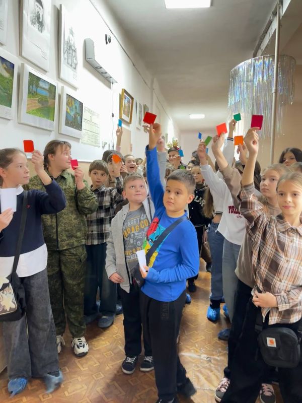 Краски, улыбки и первые клятвы Краски, улыбки и первые клятвы