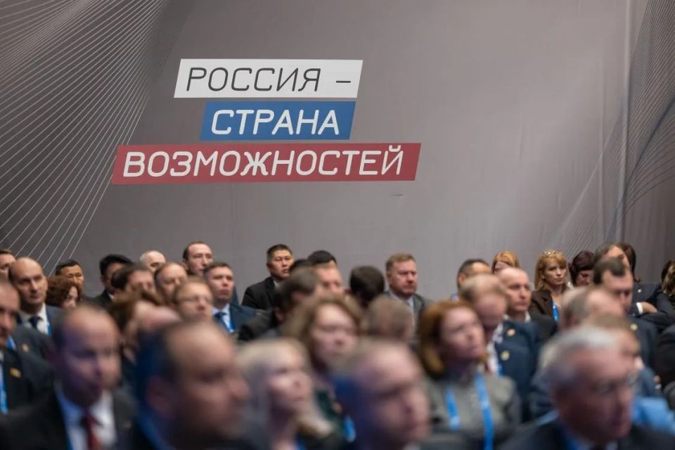Глава ЛНР Леонид Пасечник вошел в состав Высшего Совета ВАРМСУ Глава ЛНР Леонид Пасечник вошел в состав Высшего Совета ВАРМСУ