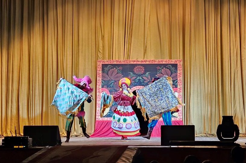 В Алчевске банк ПСБ организовал новогоднее представление для детей В Алчевске банк ПСБ организовал новогоднее представление для детей