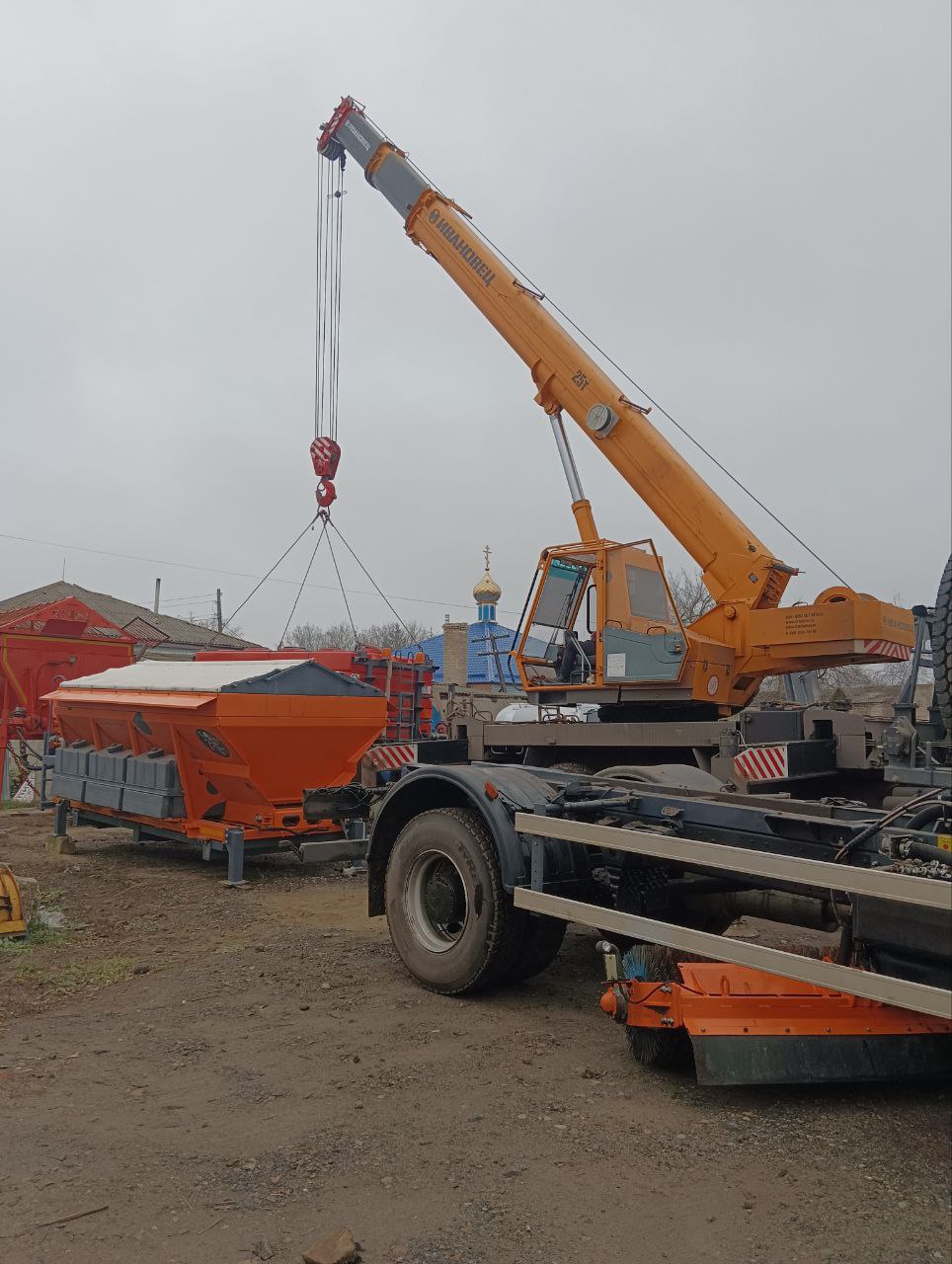 В Марковском округе подготовили спецтехнику к обслуживанию дорог зимой