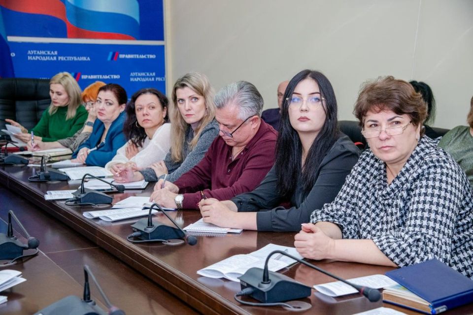 В Администрации Главы ЛНР обсудили актуальные вопросы профилактики коррупционных правонарушений В Администрации Главы ЛНР обсудили актуальные вопросы профилактики коррупционных правонарушений