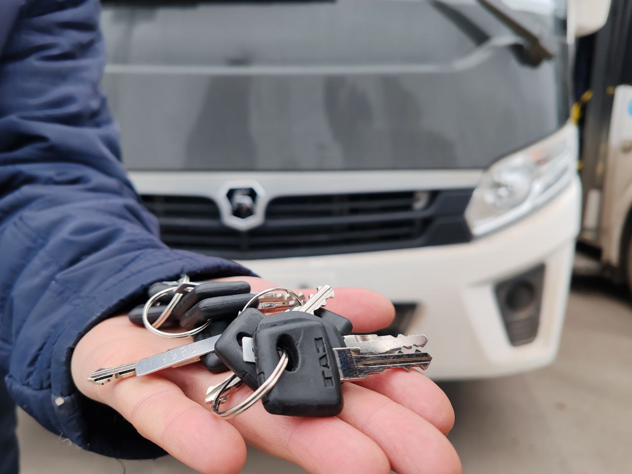 Альберт Апшев: Продолжается обновление транспортного парка республики Альберт Апшев: Продолжается обновление транспортного парка республики