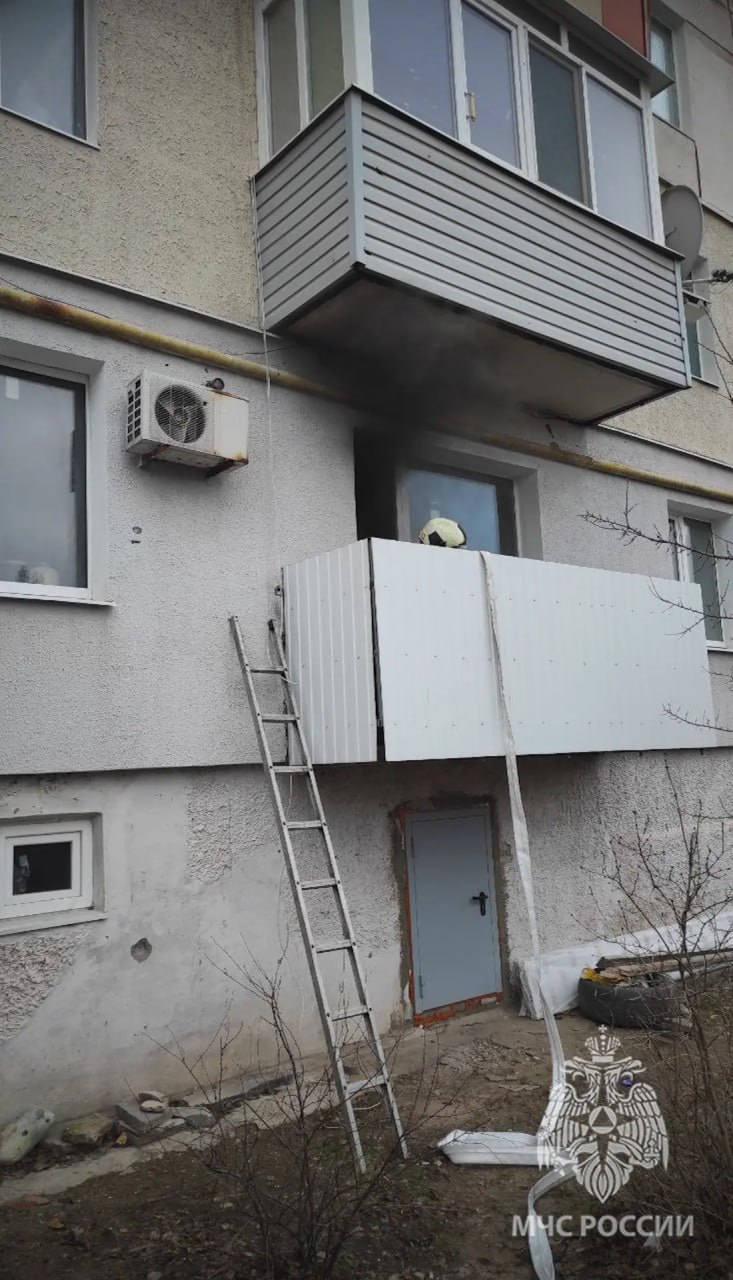 Спасатели оперативно ликвидировали пожар в девятиэтажном доме в Рубежном Спасатели оперативно ликвидировали пожар в девятиэтажном доме в Рубежном