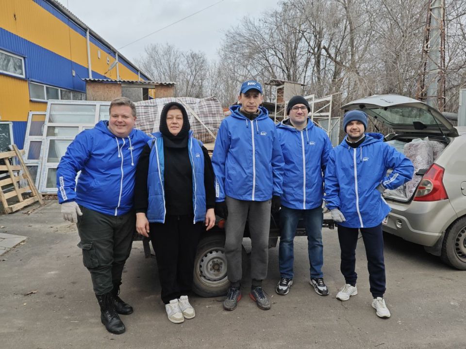 Сторонники «Единой России» совместно с активистами партии доставили гуманитарный груз на позиции участникам СВО